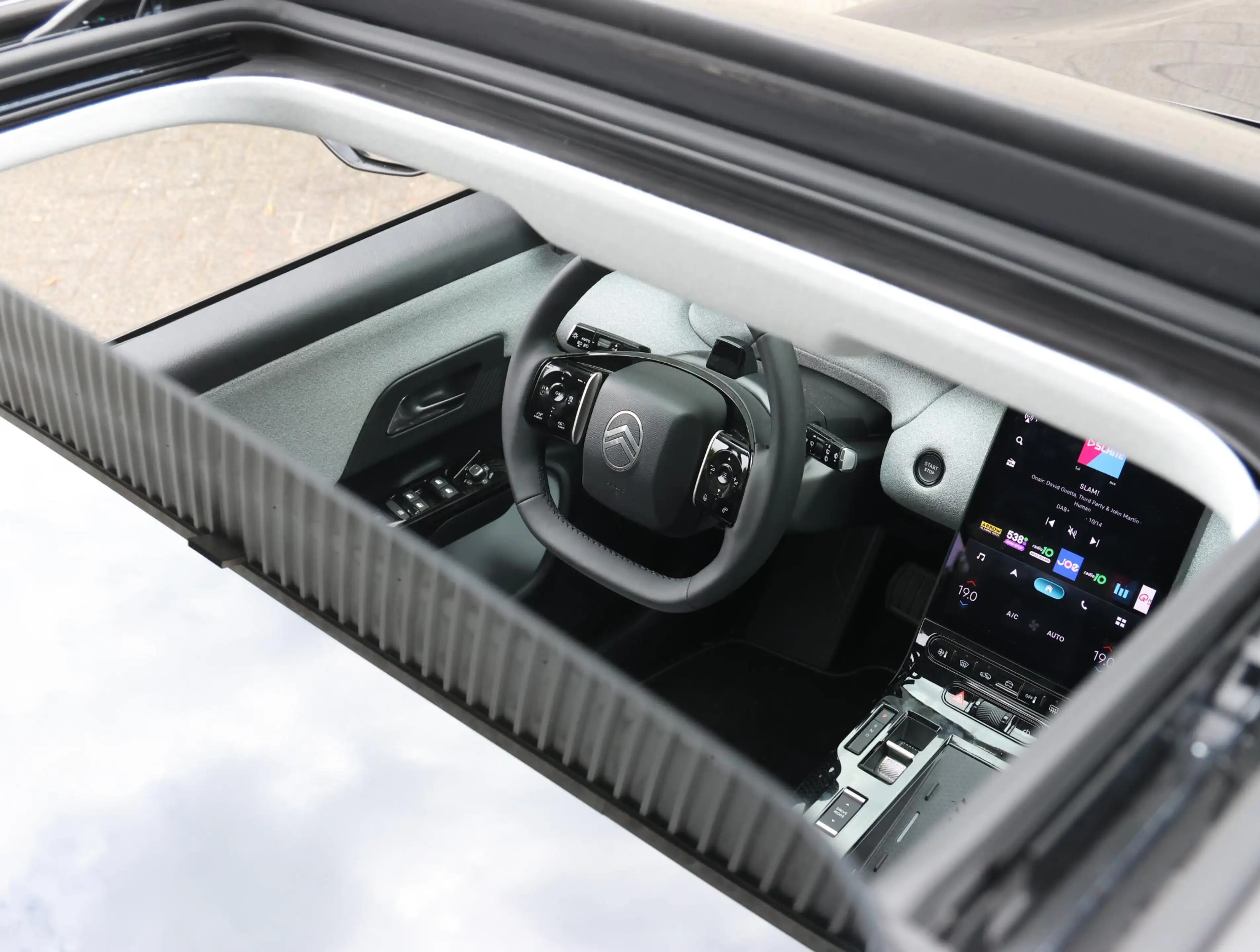 Citroen C5 Aircross Max Comfort Range 74 kWh | Accutest 98% | Panorami — photo 8
