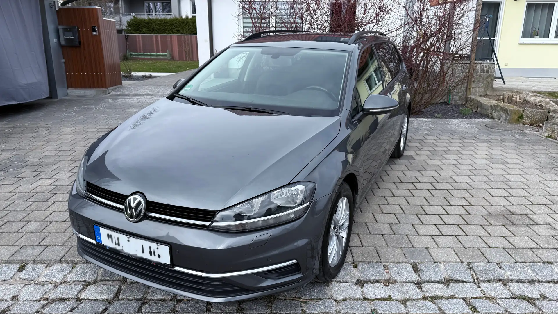 Volkswagen Golf VII VARIANT 1,6tdi Scheckheft AHK PDC ORGINAL TOP Grau - 1