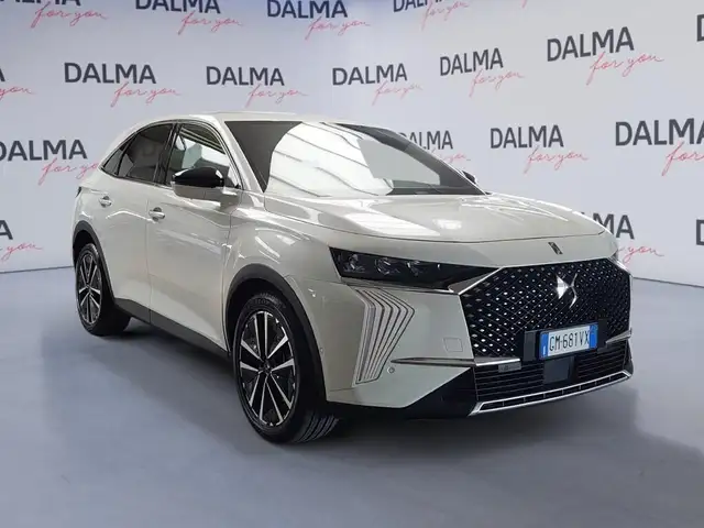 DS Automobiles DS 7 Crossback view 7