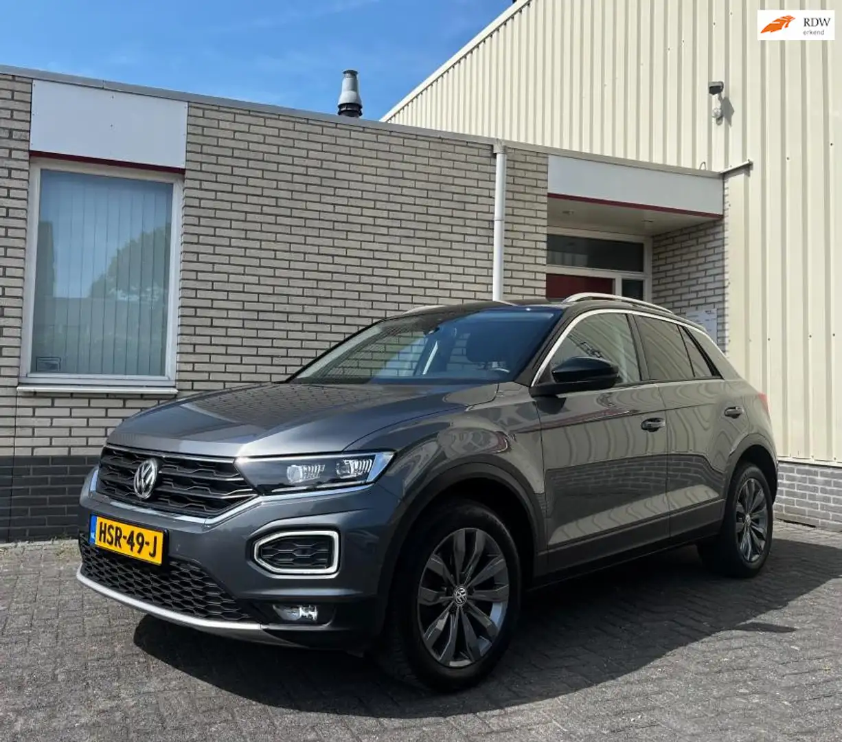 Volkswagen T-Roc 1.5 TSI Style 150PK LED/CARPLAY/STOELVERWARMING Gris - 1