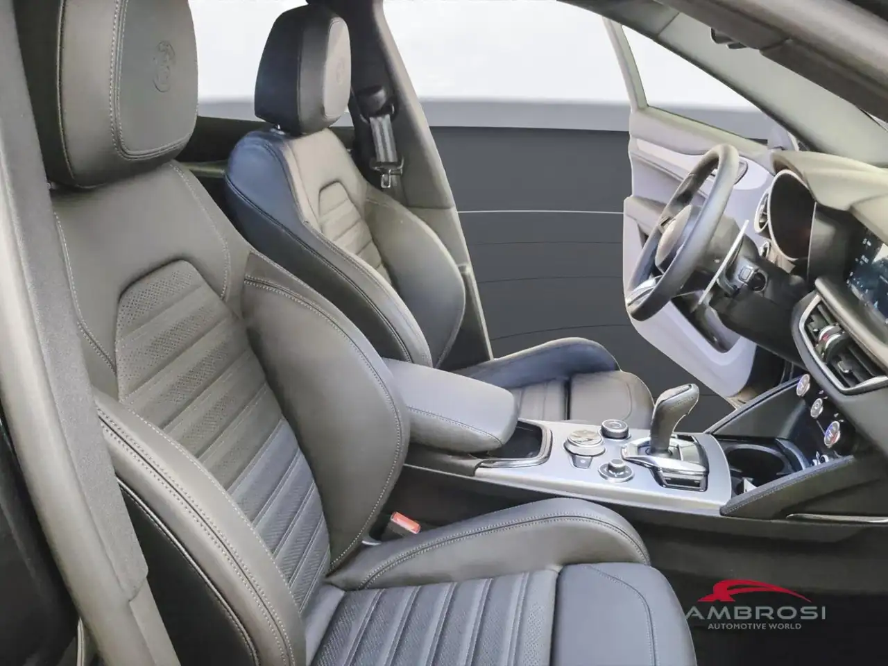 Alfa Romeo Stelvio 2026 — фото 12