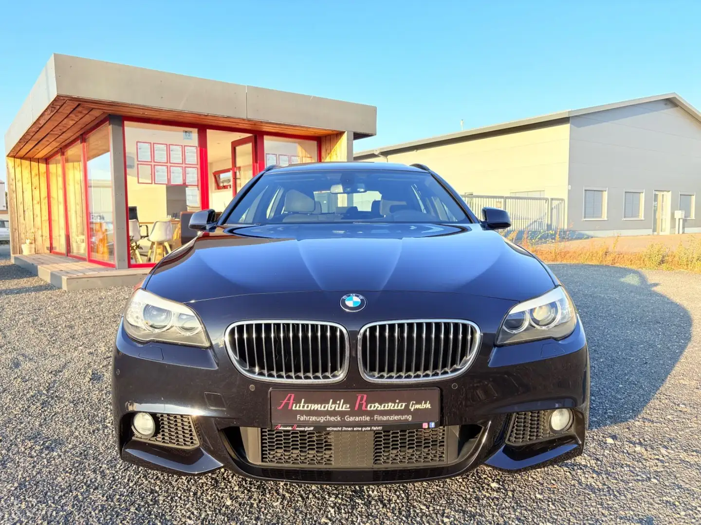 BMW 520 d Touring M Paket PANO HIFI NAVI AHK Xenon Schwarz - 2