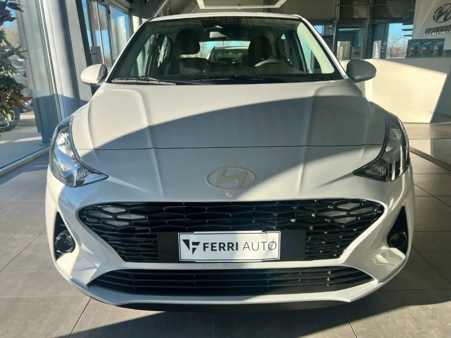 Hyundai i10 1.0 MPI Connectline Gris - 2