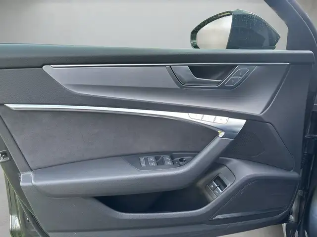 Audi A6 view 7