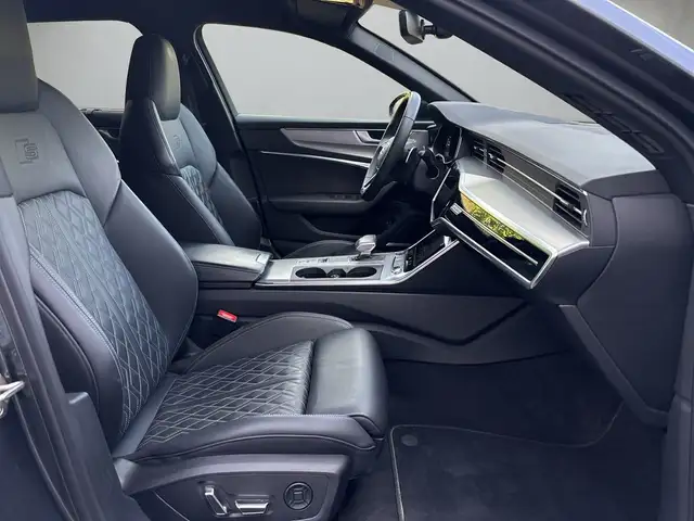 Audi A6 view 14