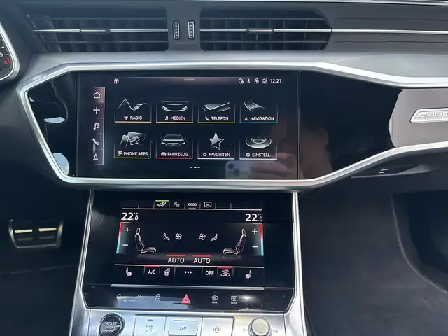 Audi A6 view 12
