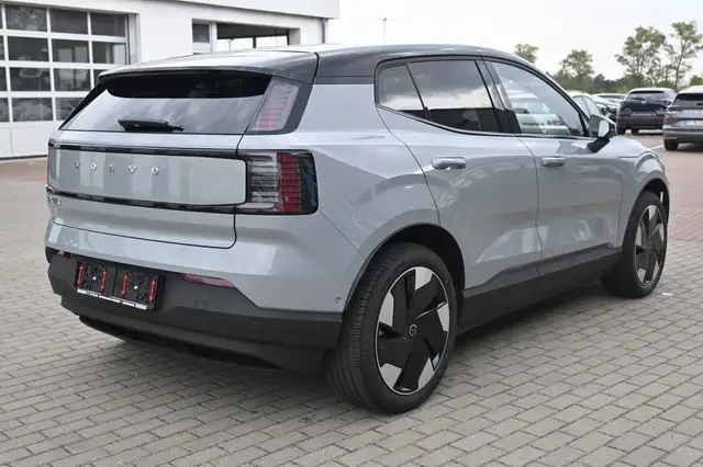 Volvo Ex30 view 5