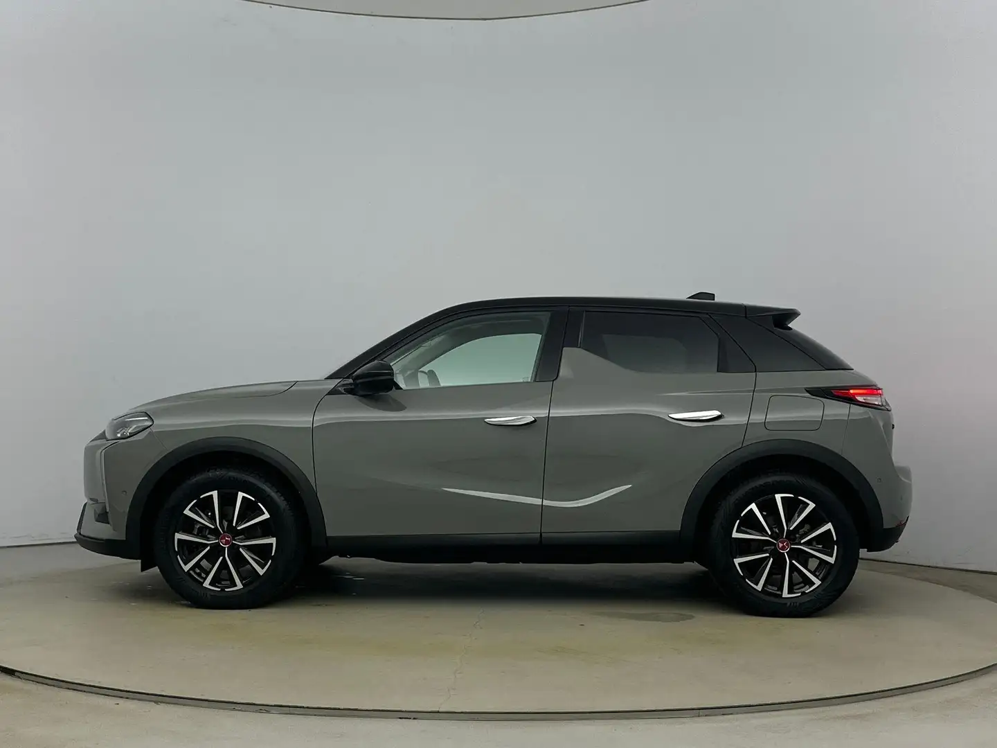 DS Automobiles DS 3 Performance Line 54kWh | Fase 3 | Camera | Navigat Grijs - 2