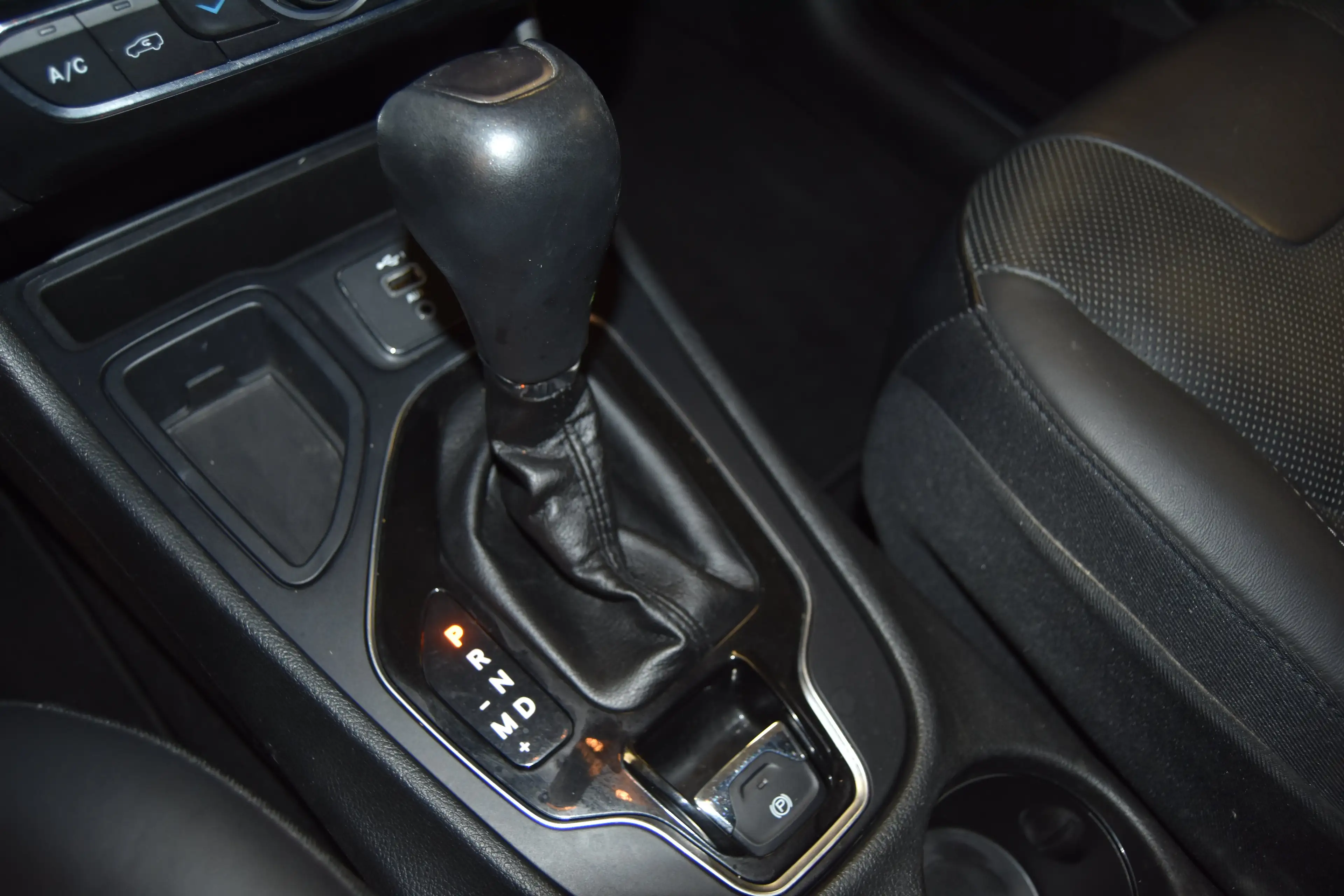 Jeep Cherokee Limited FWD~ACC~KAMERA~NAVI~AUTOM.~LEDER — photo 10