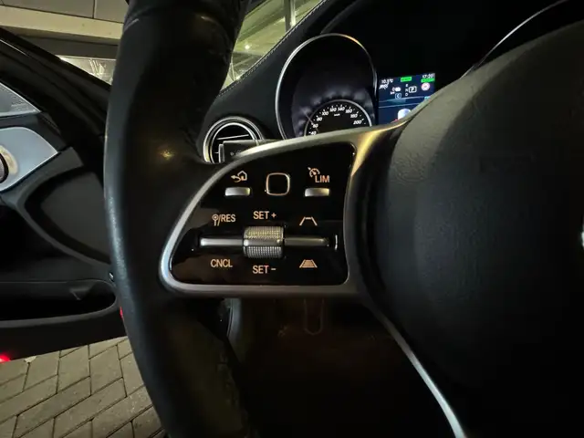 Mercedes-Benz C-Class view 14