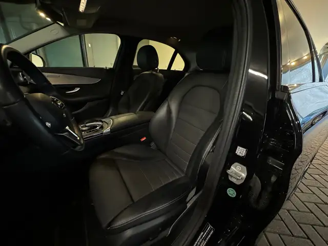 Mercedes-Benz C-Class view 6