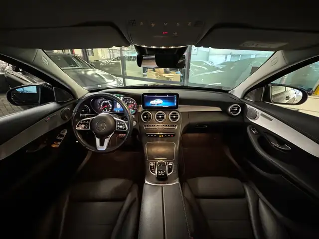 Mercedes-Benz C-Class view 4