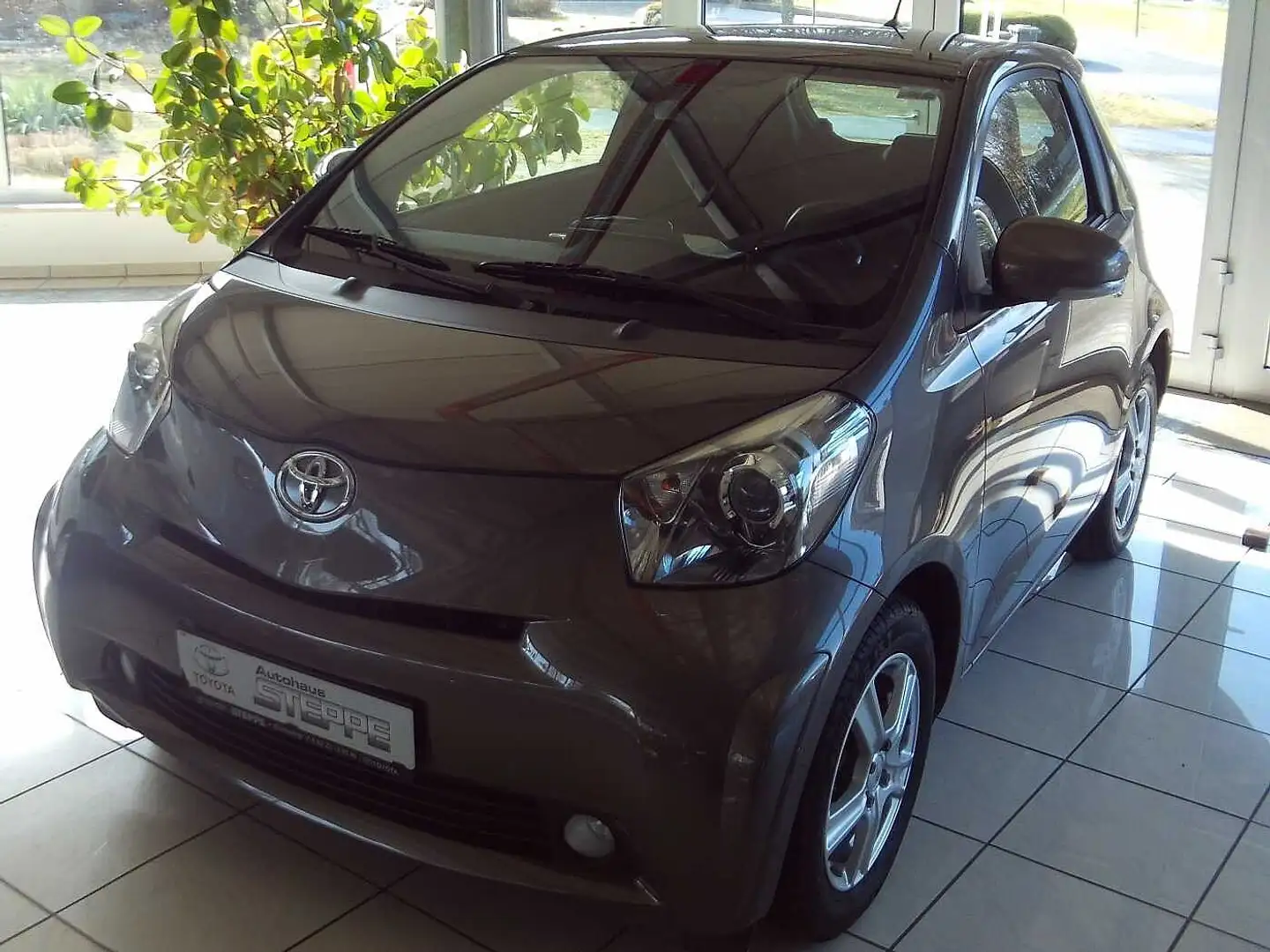 Toyota iQ 1.0 + Hnědá - 2