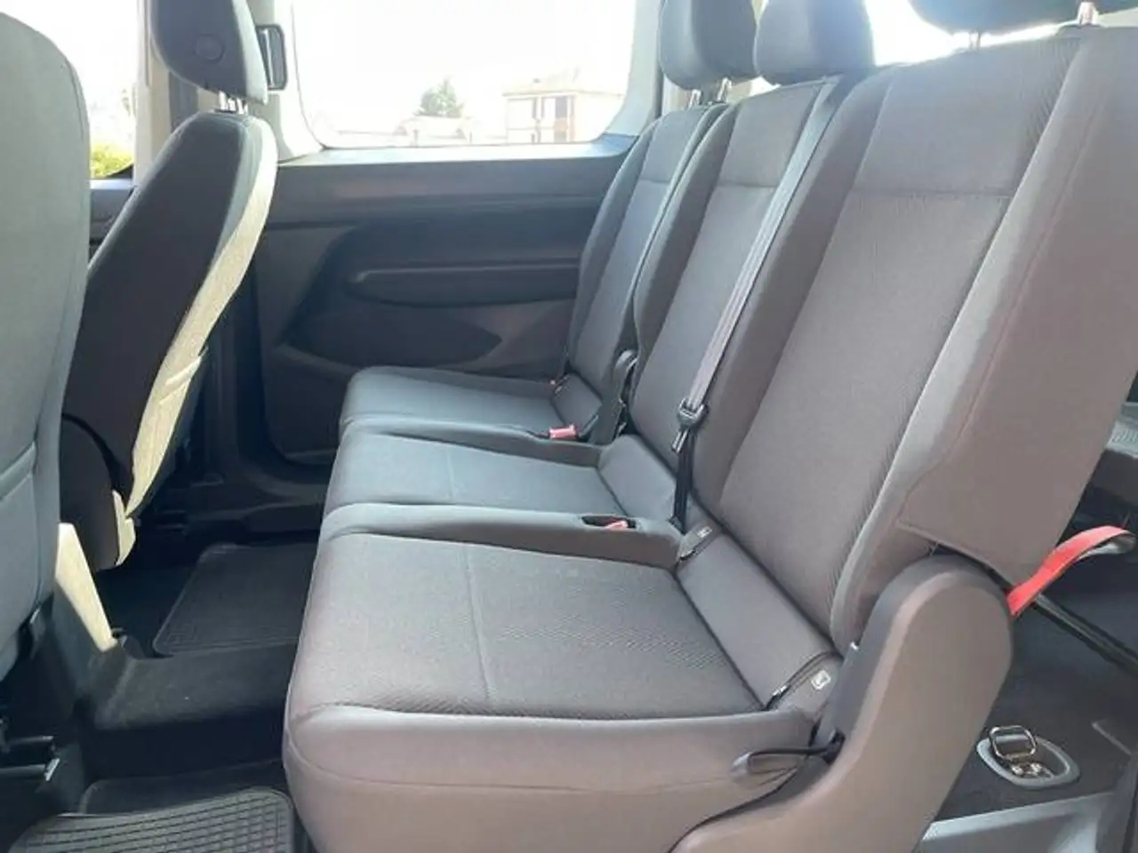 Ford Grand Tourneo 2026 — фото 13