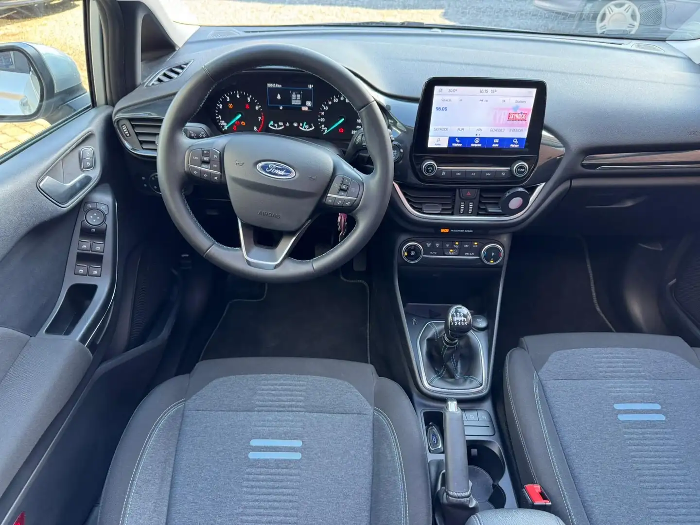 Ford Fiesta 1.0 full Options toit panoramique - 1