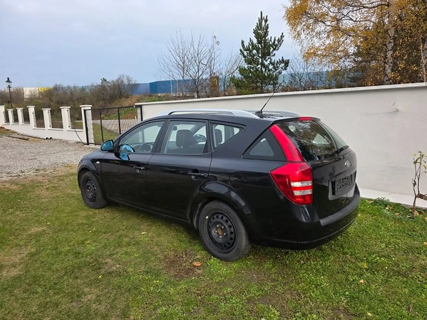 Kia Ceed SW / cee'd SW cee'd SW 1,6 CRDi Cool Schwarz - 2