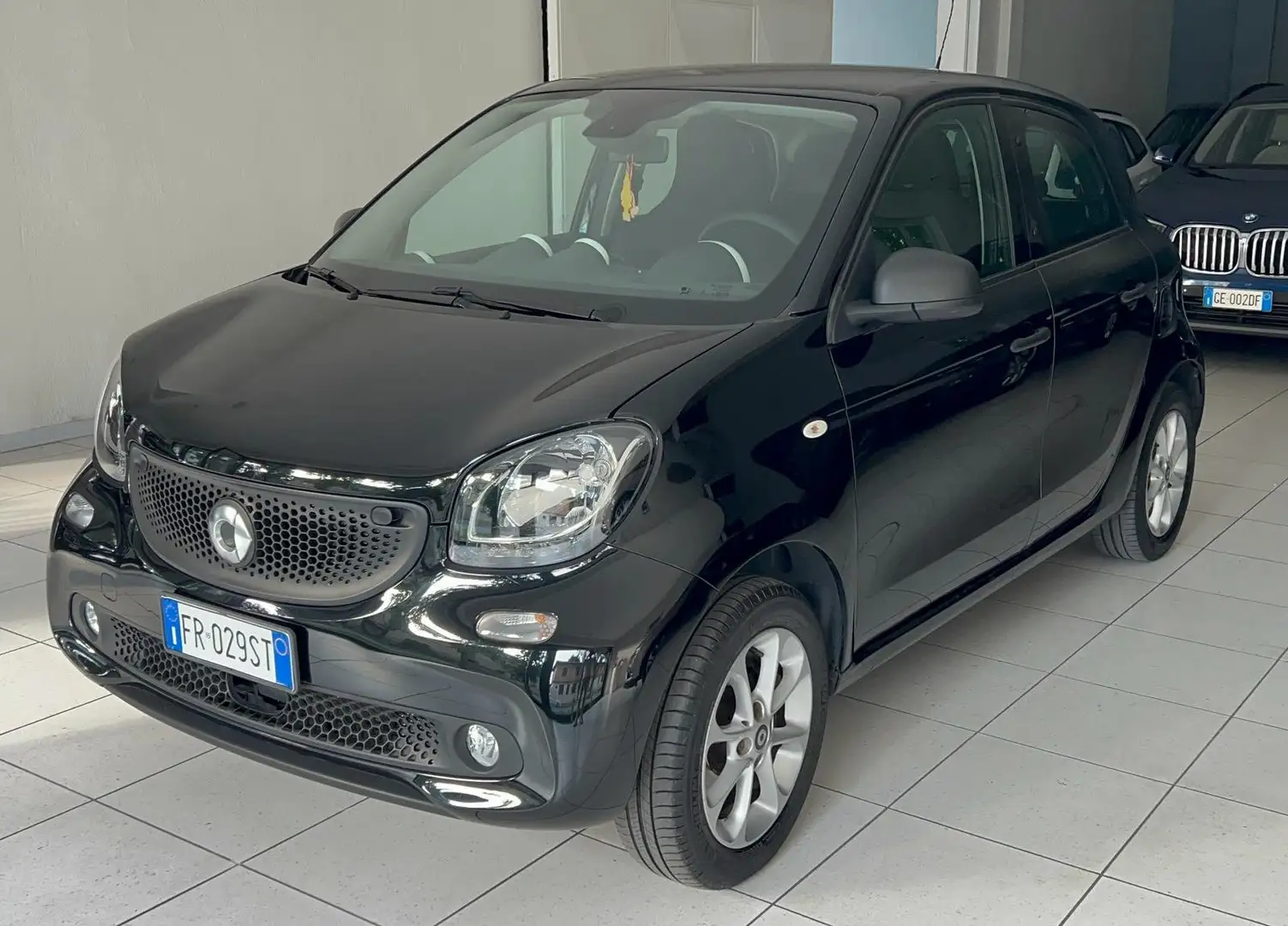 smart forFour Forfour 1.0 71cv my18 Negro - 1
