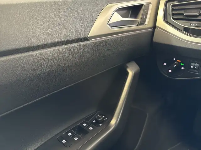 Volkswagen Polo view 18