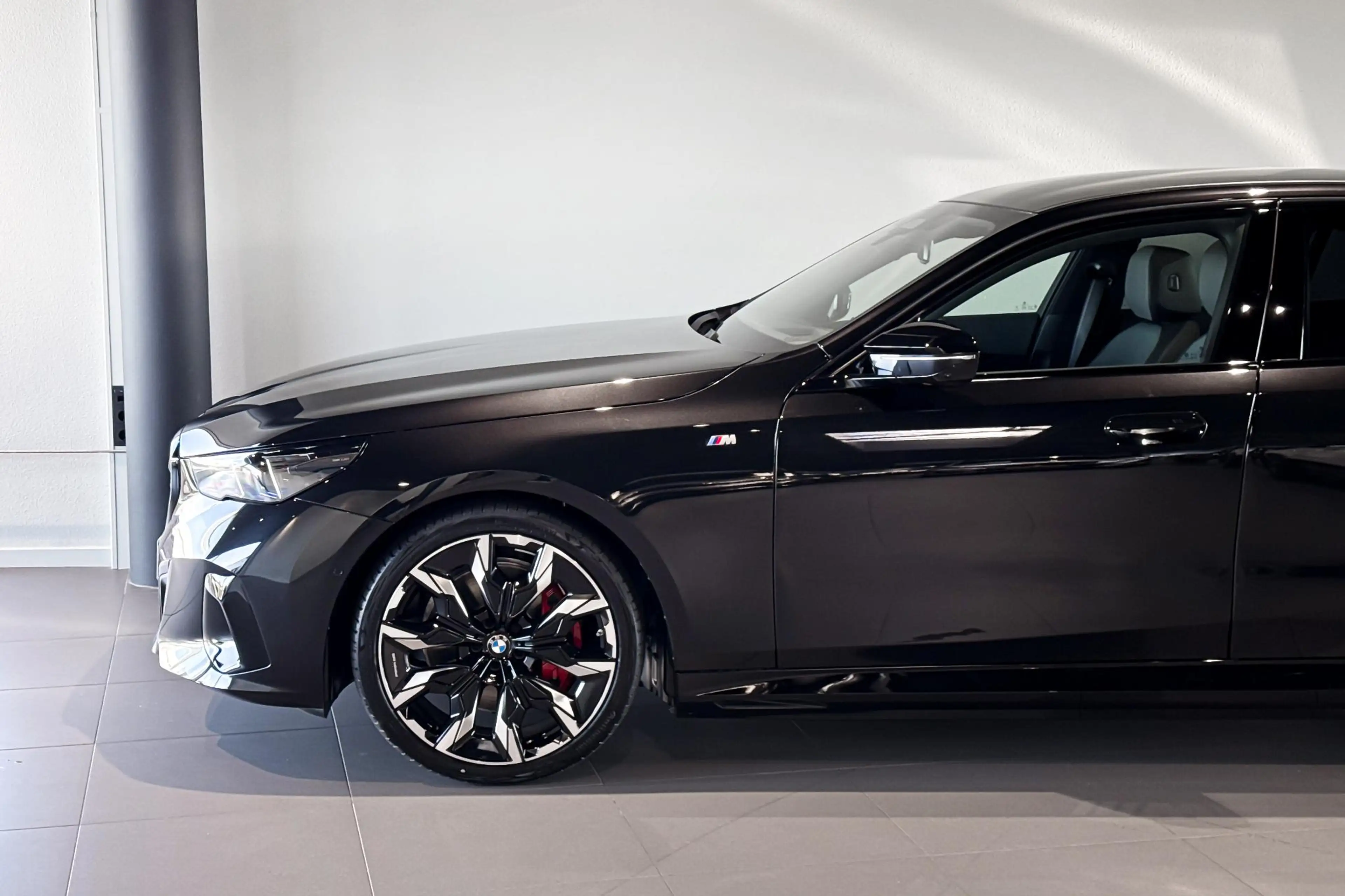 BMW i5 M60 xDrive 84 kWh | M Sport Pro | Glazen Panoramad — photo 4