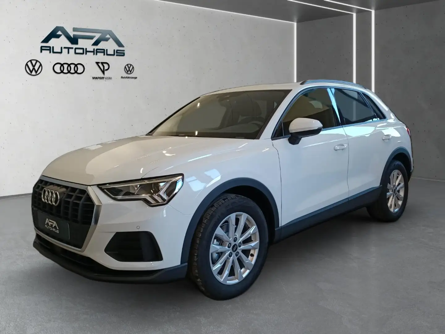 Audi Q3 35 TFSI S tronic AHK*Navi*LED*LM18*SHZ Weiß - 2