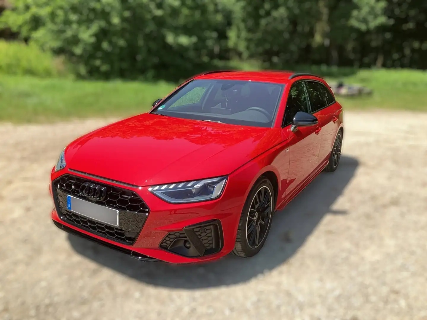 Audi A4 Avant 35 TFSI S tronic line Rot - 1