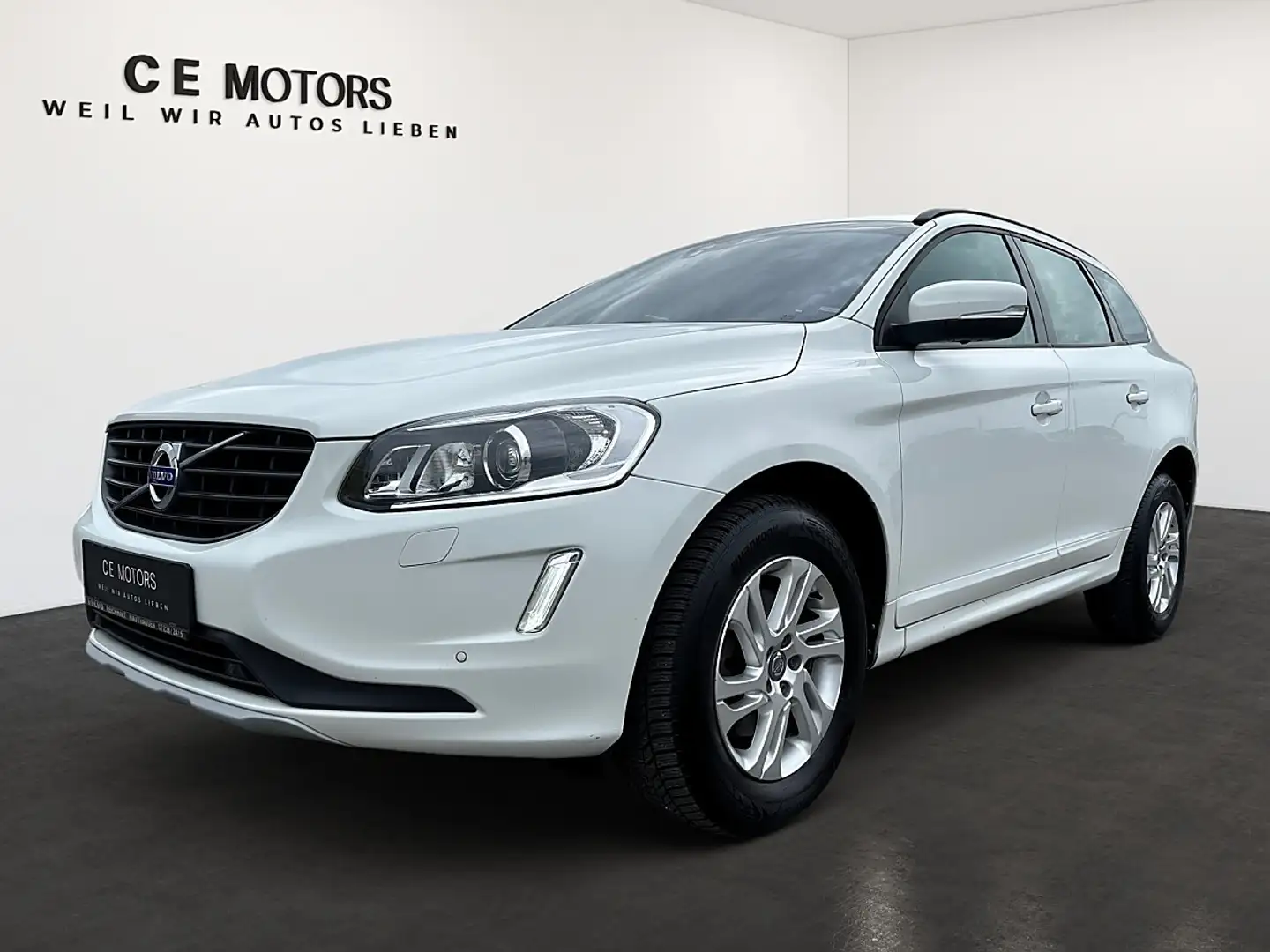 Volvo XC60 D4 Summum Geartronic Weiß - 1