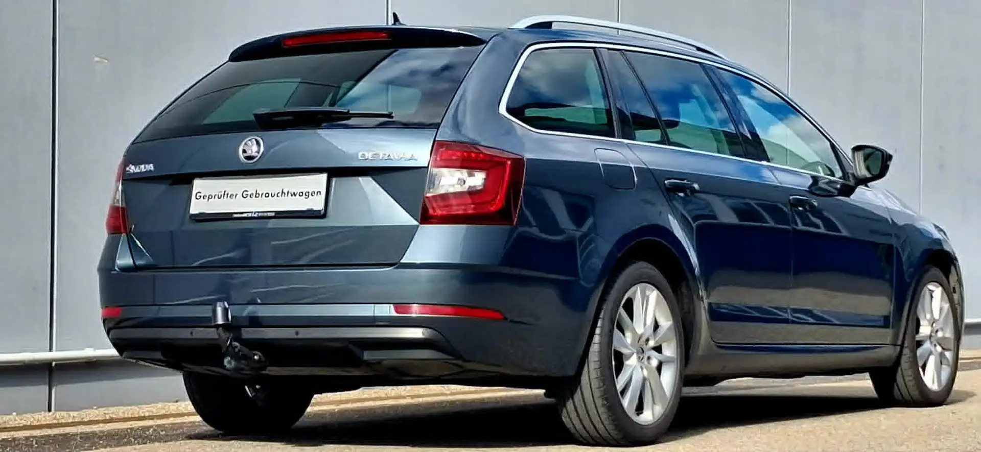 Skoda Octavia Combi 1,6 TDI Style Pickerl 11/2026+4 Grau - 2