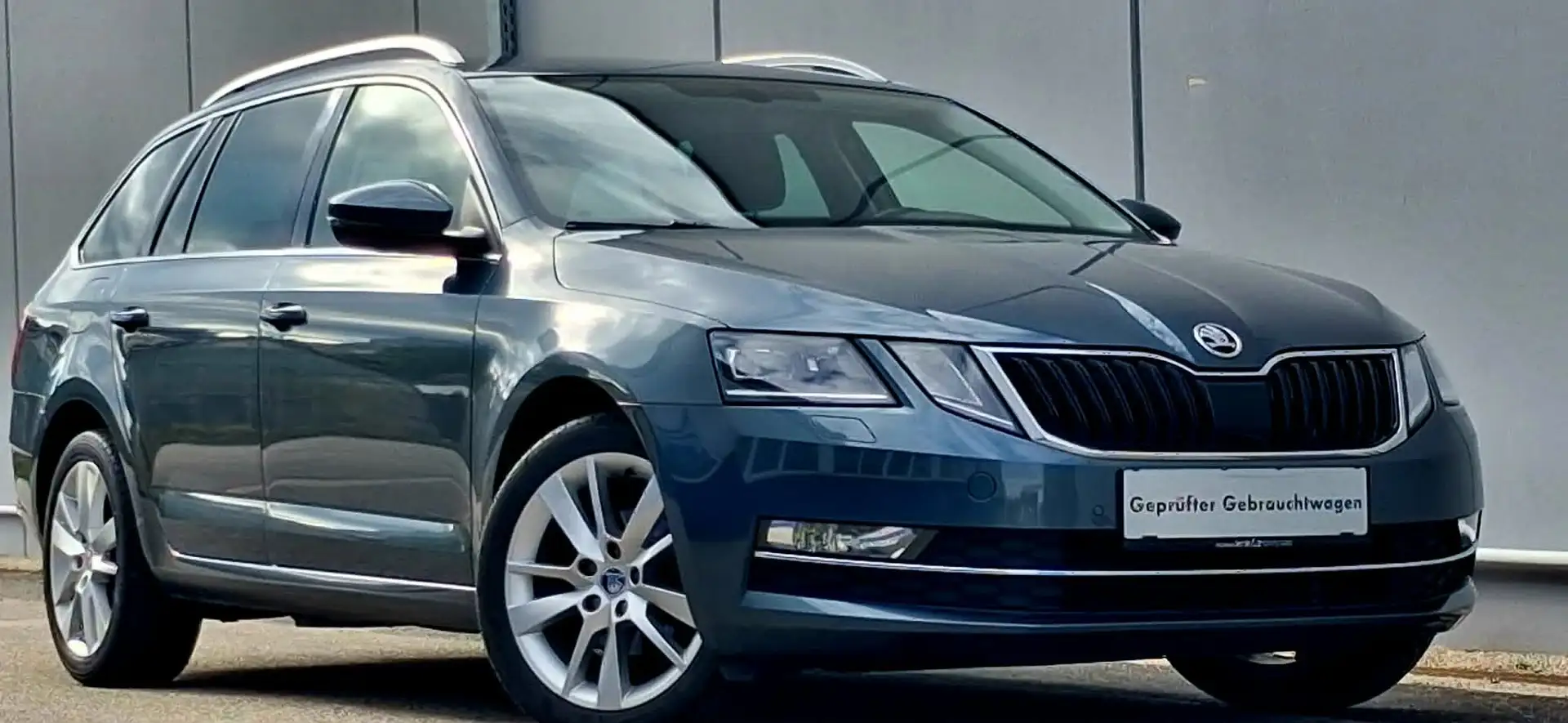 Skoda Octavia Combi 1,6 TDI Style Pickerl 11/2026+4 Grau - 1