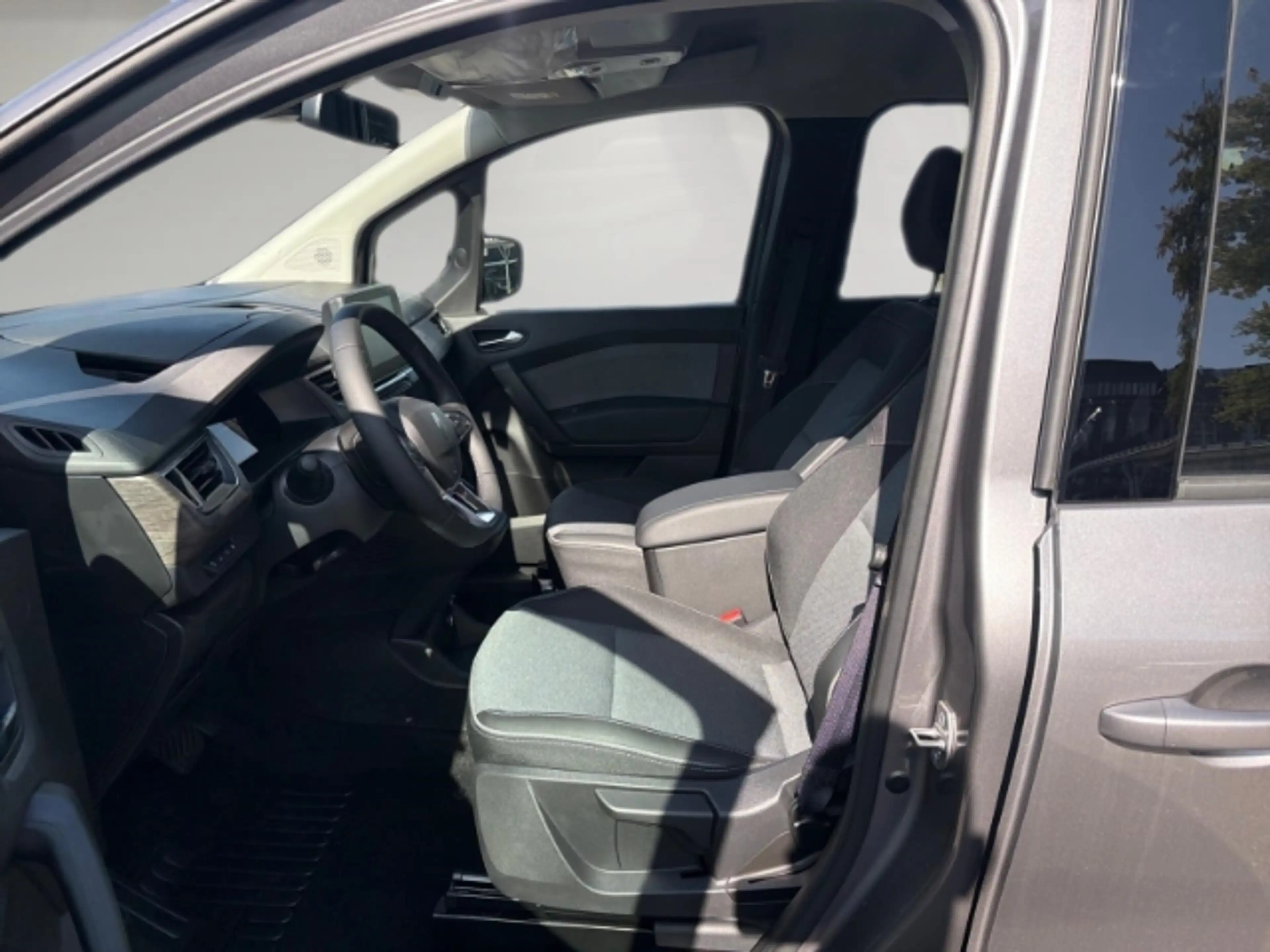 Renault Kangoo III Grand Techno TCe 130 EDC — photo 8