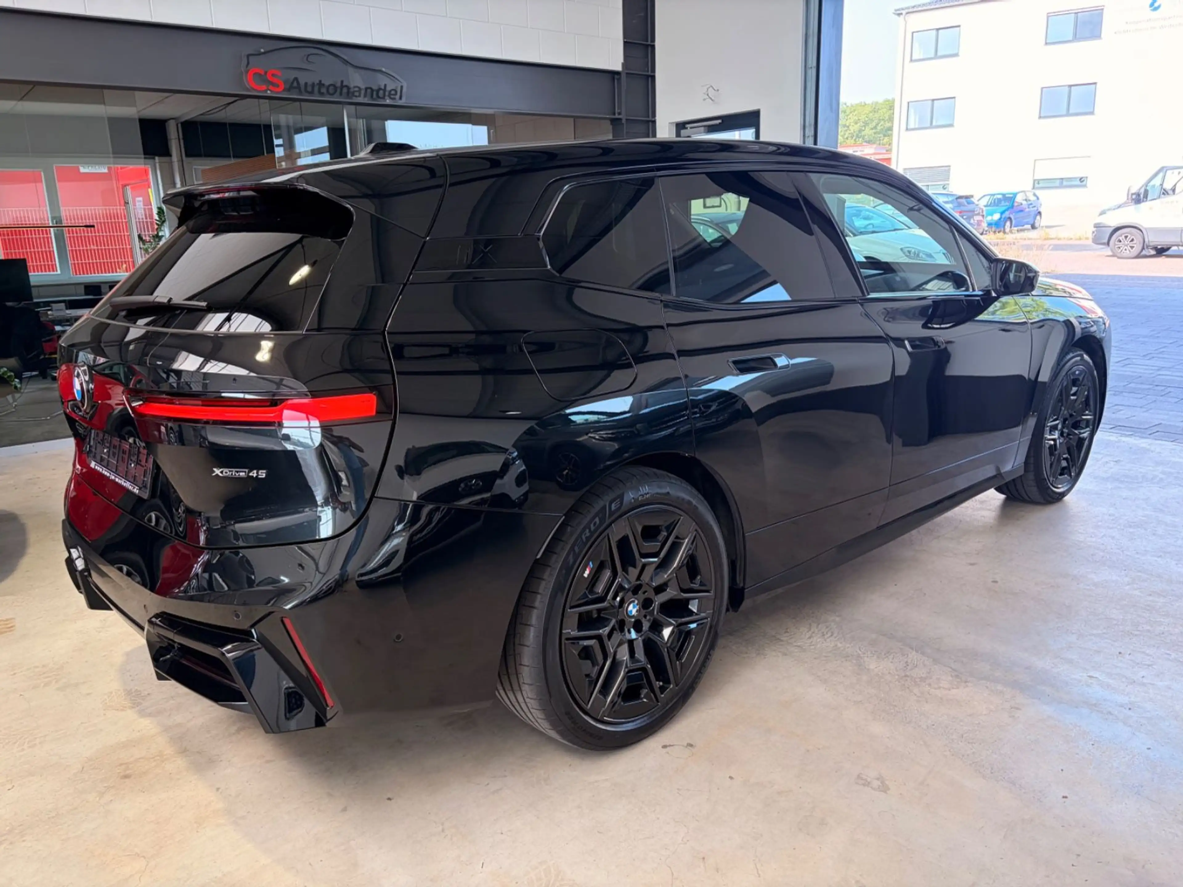 BMW iX xDrive45 MSport Luftfeder Neupreis 98.920,- € — photo 10