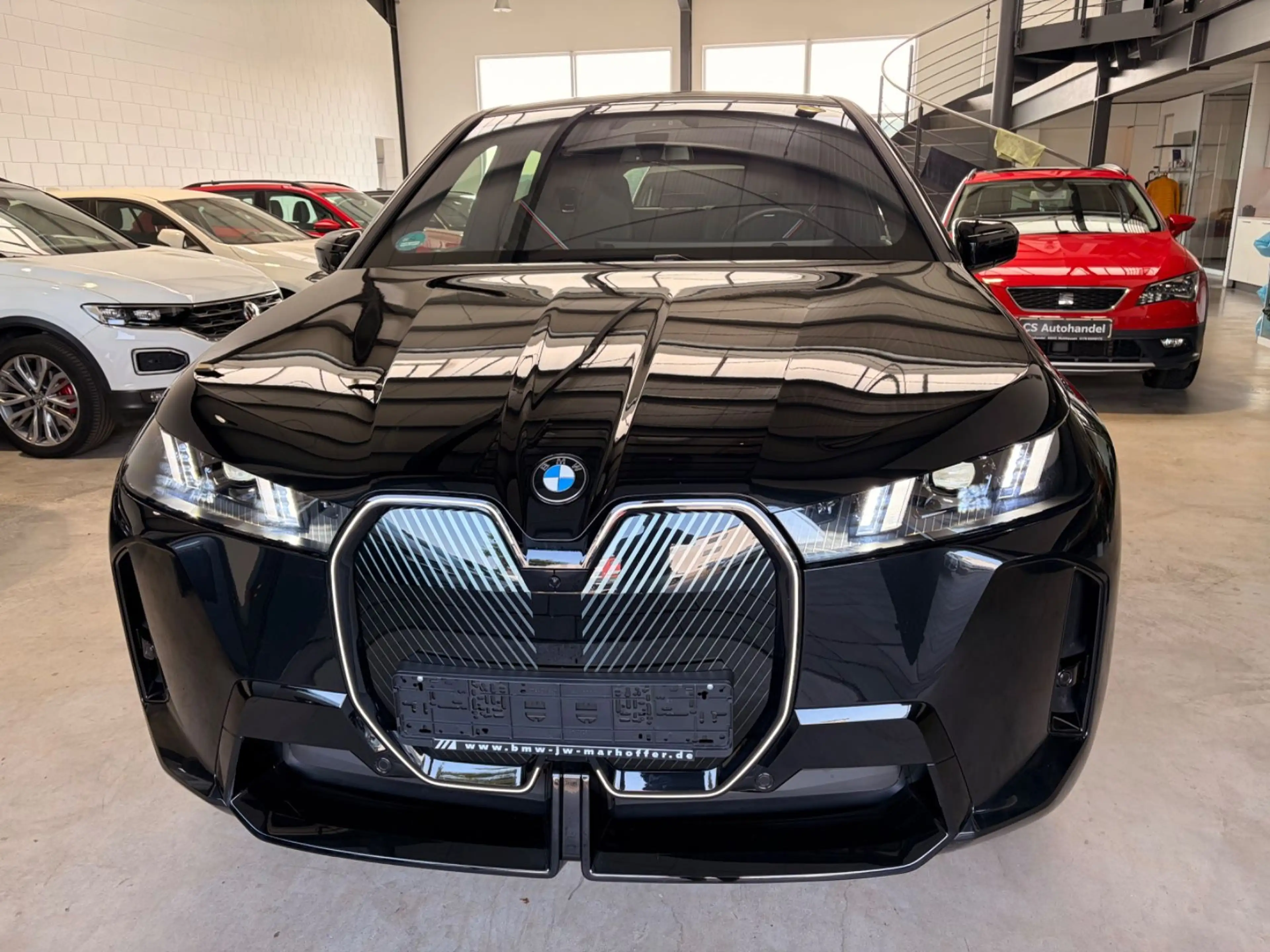 BMW iX xDrive45 MSport Luftfeder Neupreis 98.920,- € — photo 13