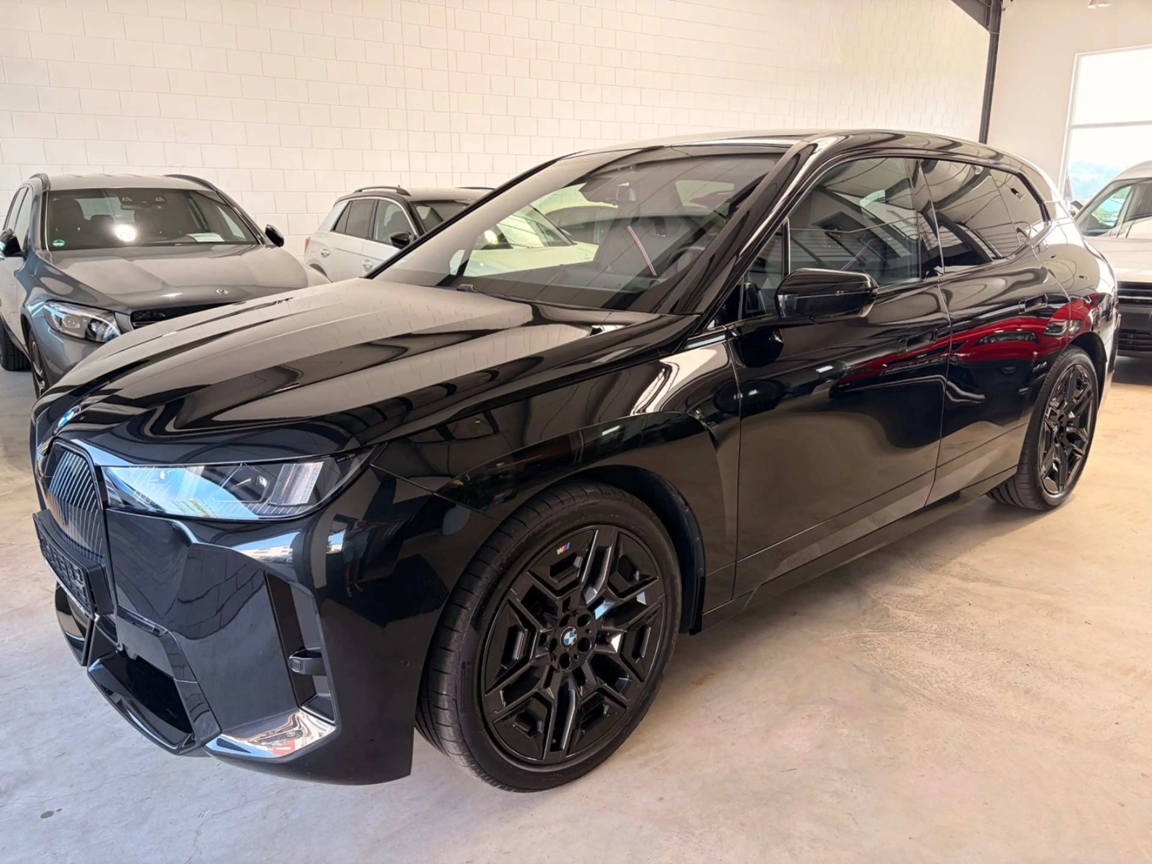 BMW iX xDrive45 MSport Luftfeder Neupreis 98.920,- € — photo 14