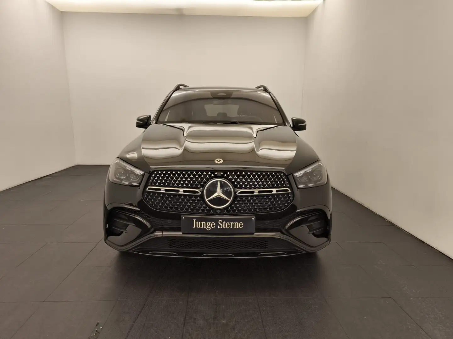 Mercedes-Benz GLE 450 GLE 450 d 4M AMG Premium StHz Airmatic AMG Line Schwarz - 2