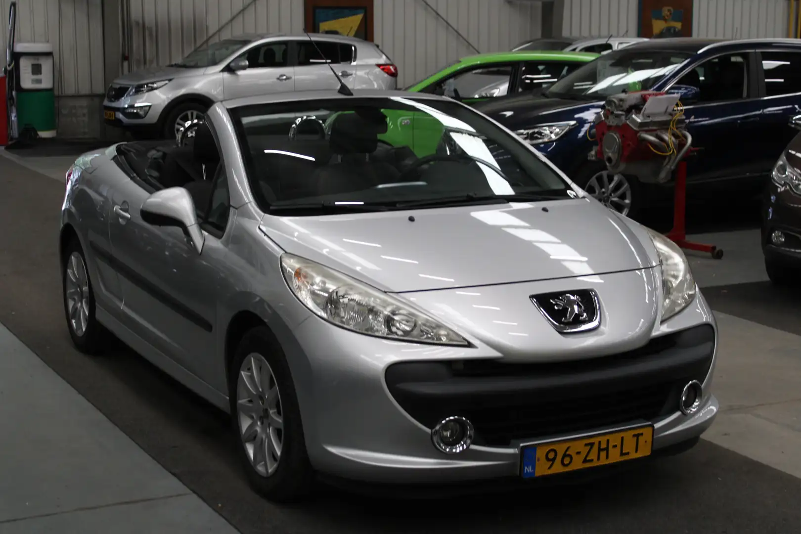 Peugeot 207 CC 1.6 VTi NAP, Airco, Isofix, Stuurbekrachtiging Grijs - 2