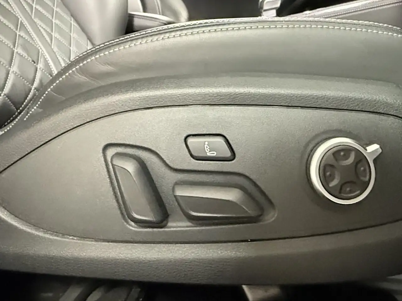 Audi S4 снимка Audi S4
