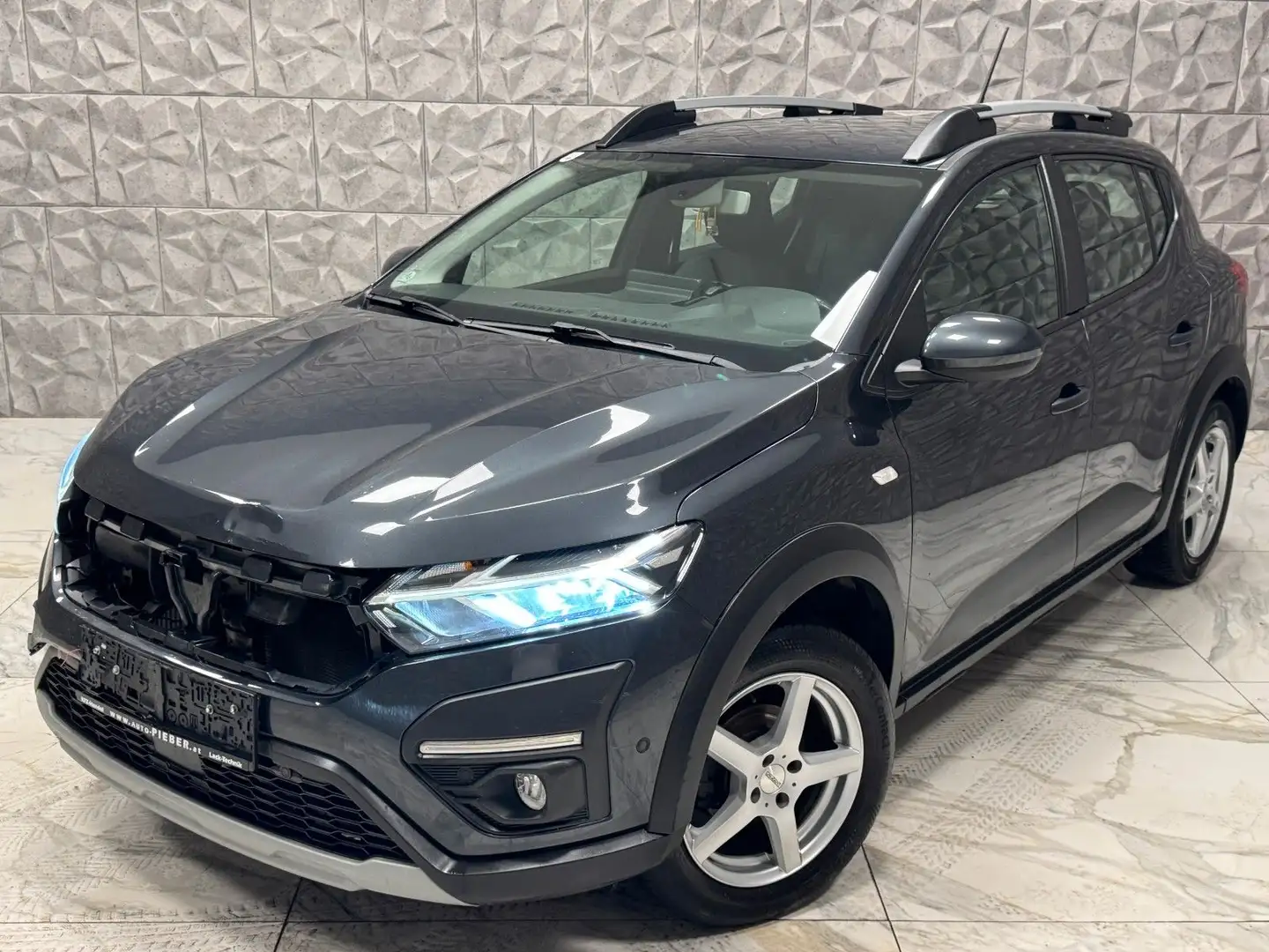Dacia Sandero III Stepway Comfort Grau - 2