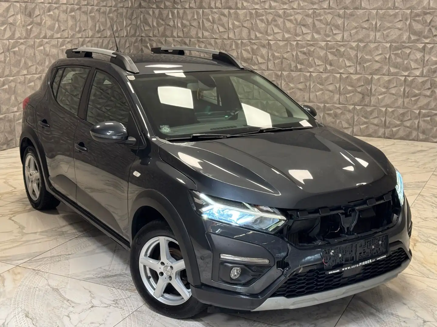 Dacia Sandero III Stepway Comfort Grau - 1