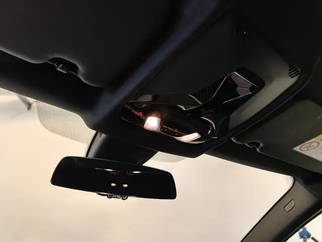 BMW 2 Series view 21