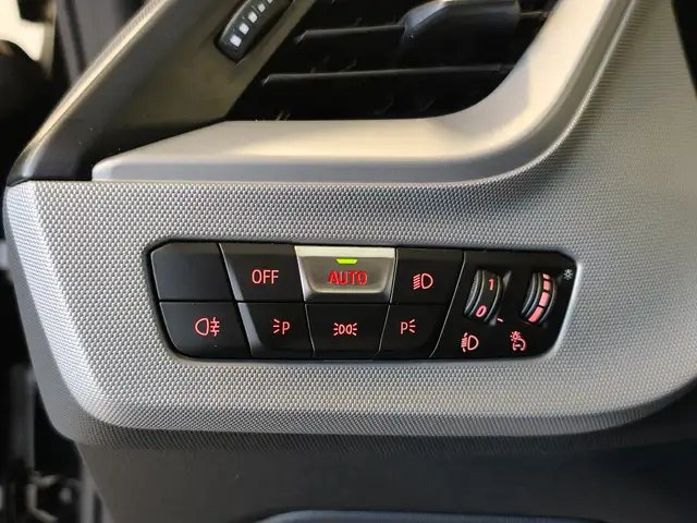 BMW 2 Series view 22