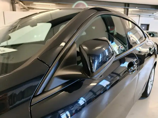 BMW 2 Series view 28