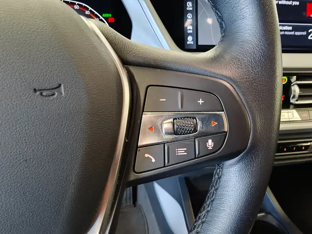 BMW 2 Series view 12