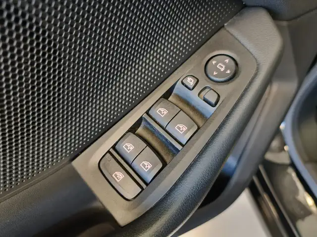BMW 2 Series view 23