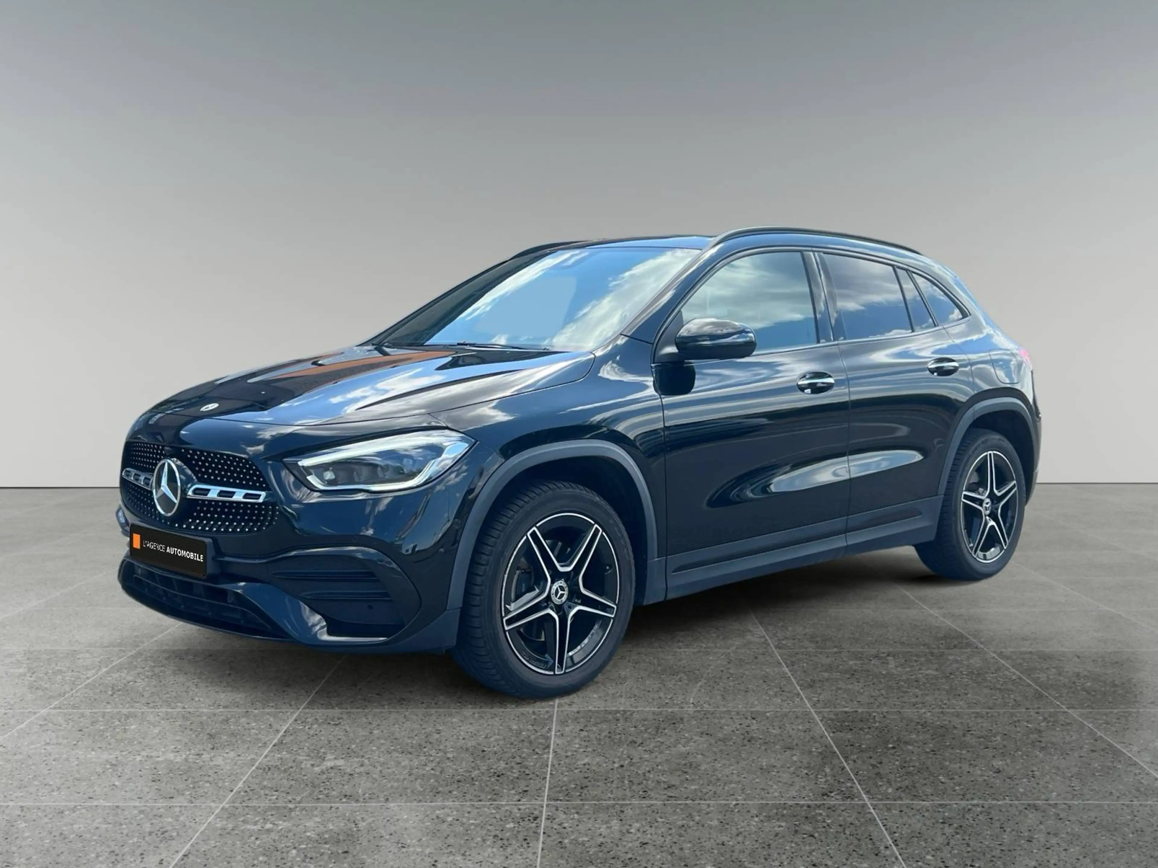 Mercedes-Benz GLA 250 PHEV AMG Line-TOIT PANO-GARANTIE 12 MOIS- — photo 2