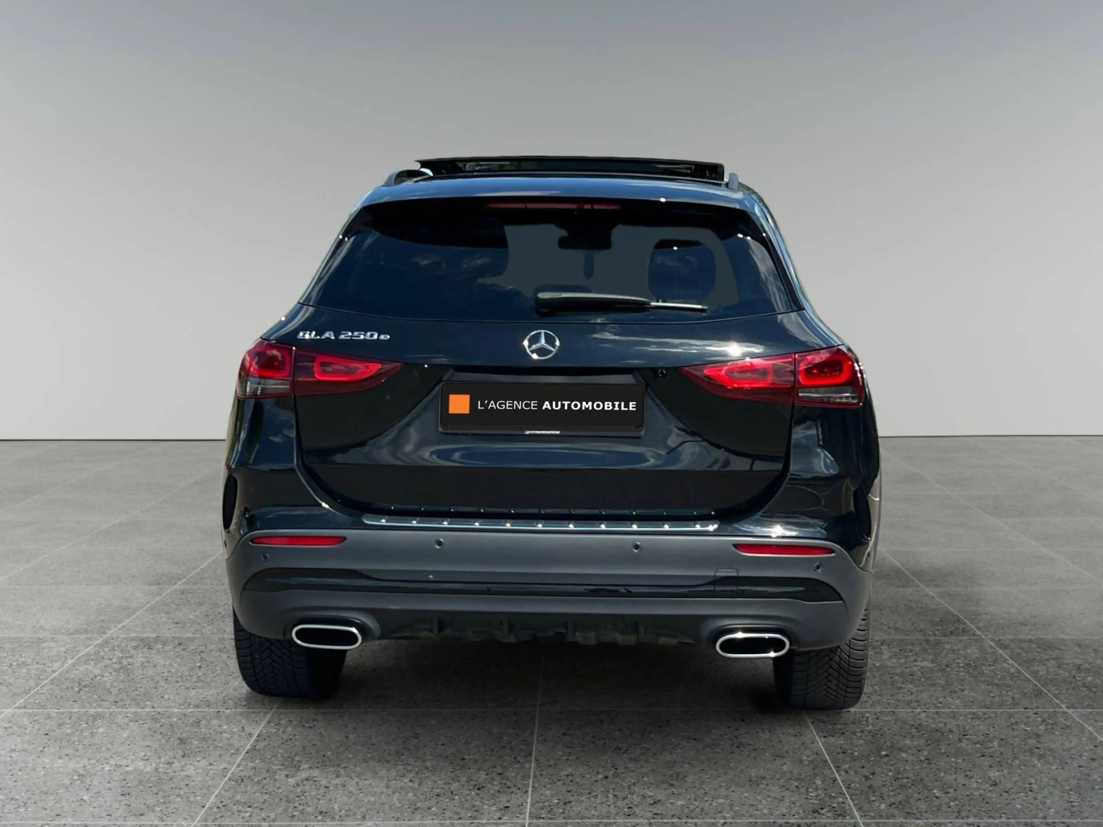 Mercedes-Benz GLA 250 PHEV AMG Line-TOIT PANO-GARANTIE 12 MOIS- — photo 5