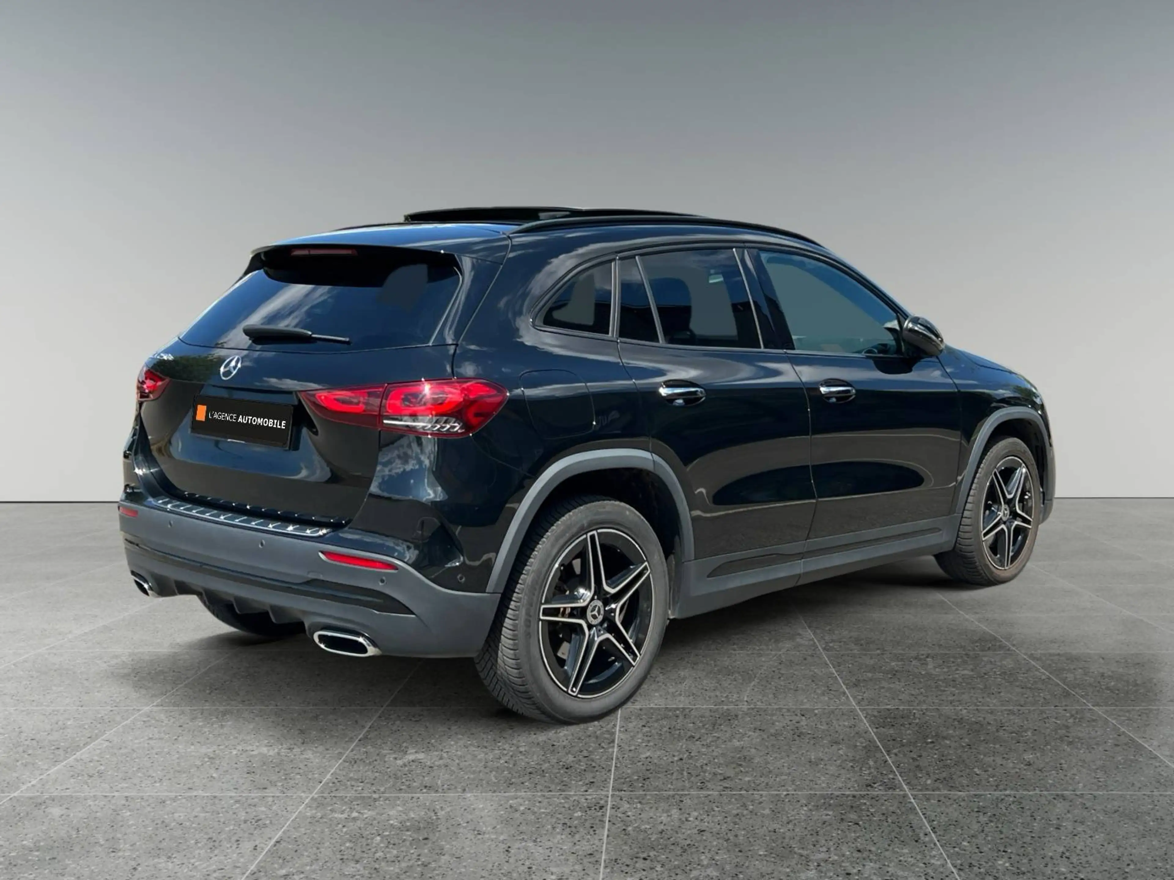 Mercedes-Benz GLA 250 PHEV AMG Line-TOIT PANO-GARANTIE 12 MOIS- — photo 6