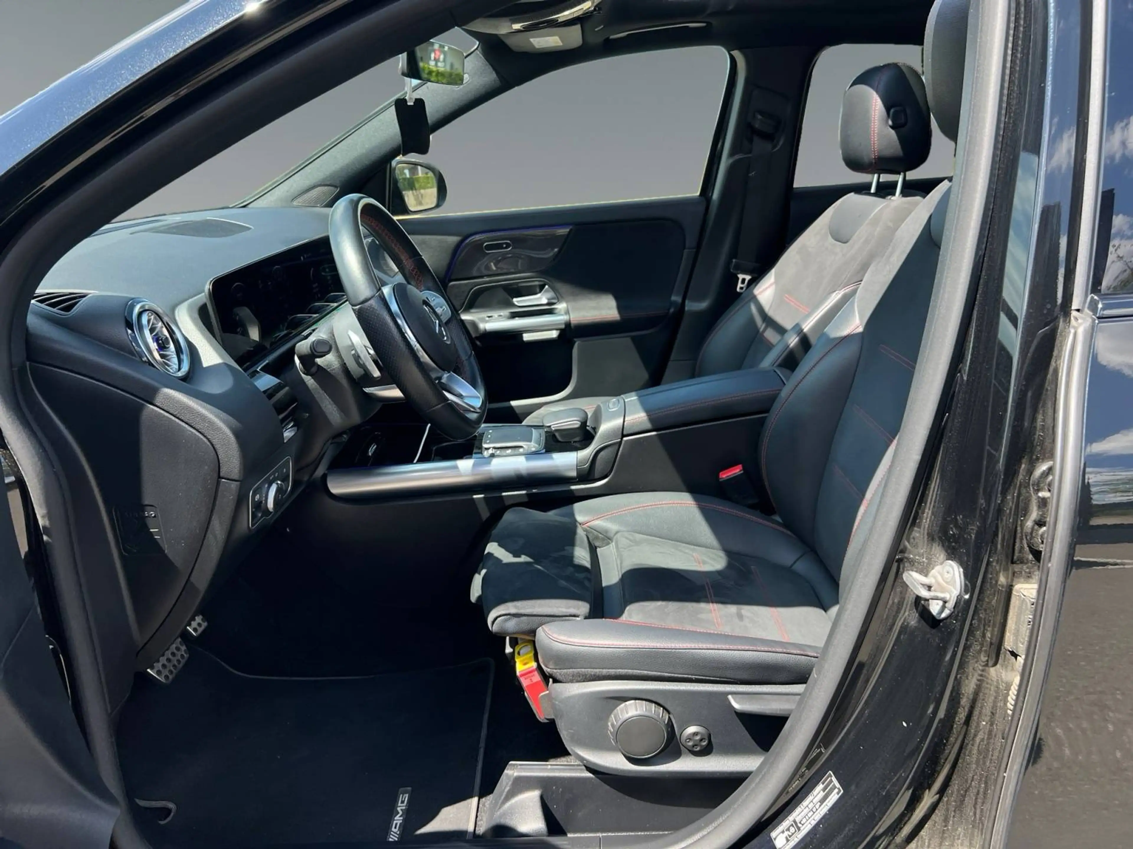 Mercedes-Benz GLA 250 PHEV AMG Line-TOIT PANO-GARANTIE 12 MOIS- — photo 12