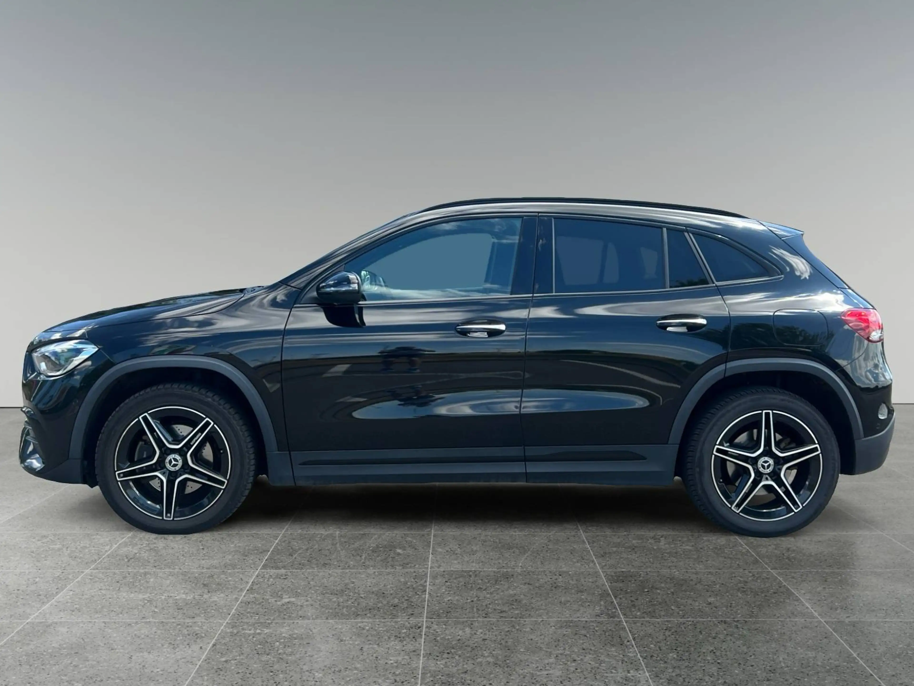 Mercedes-Benz GLA 250 PHEV AMG Line-TOIT PANO-GARANTIE 12 MOIS- — photo 3