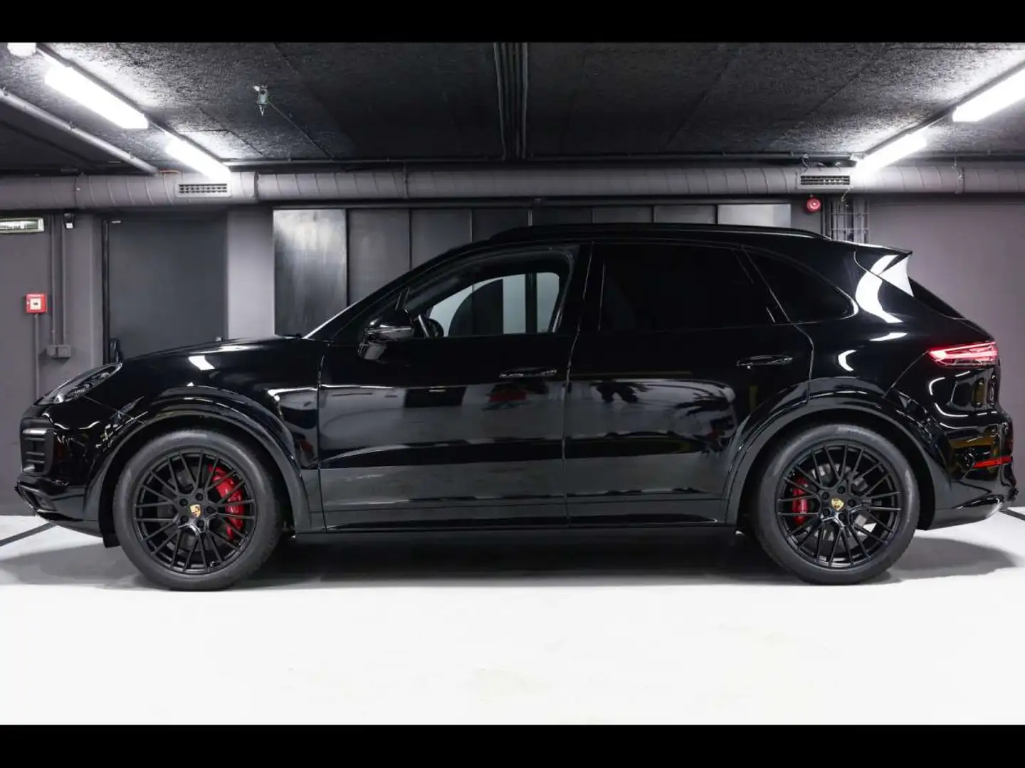 Porsche Cayenne III GTS 4.0 TIPTRONICHUDBOSEACCPANOMATRIX360 Noir - 2
