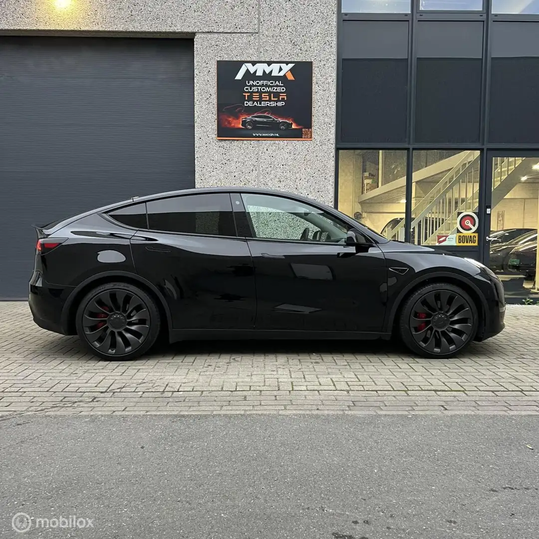 Tesla Model Y Performance + MMX PACK Zwart - 2