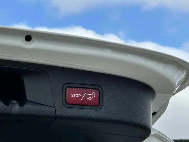 Mercedes-Benz Gla view 13